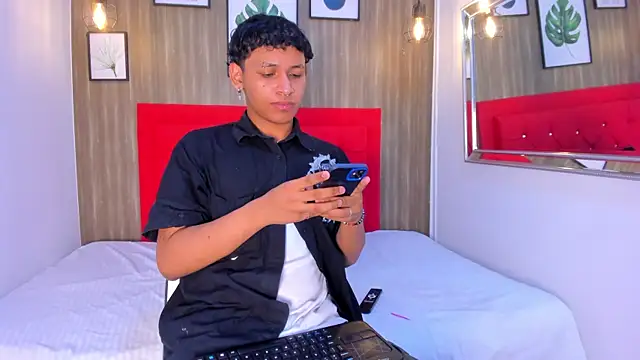 Snapshot of axel_ps chatting on September 23, 3:50 am axel ps online show from September 23, 3:50 am