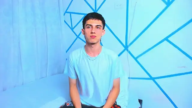 liam scott77 online show from November 2, 1:10 am