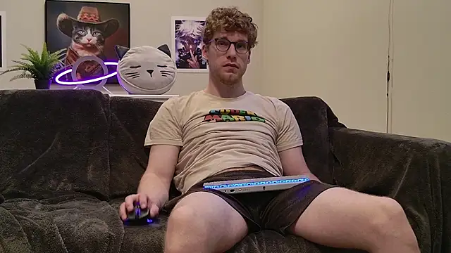 BlueEyedTallGuy94 online show from November 1, 6:45 pm