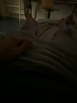 Snapshot of ferzancnr chatting on February 26, 1:32 am ferzancnr online show from February 26, 1:32 am