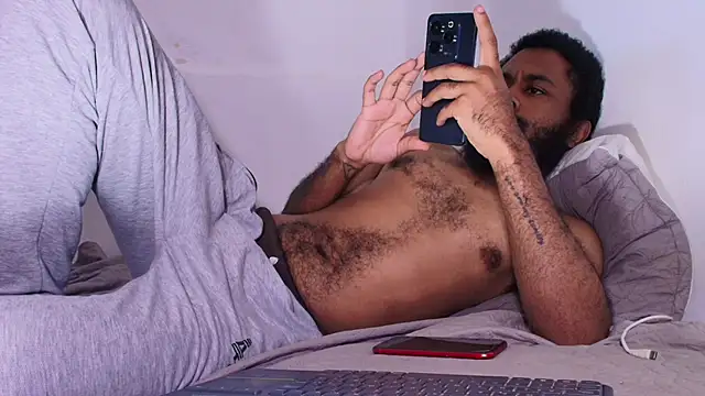 KaelMoreau online show from April 11, 12:09 pm