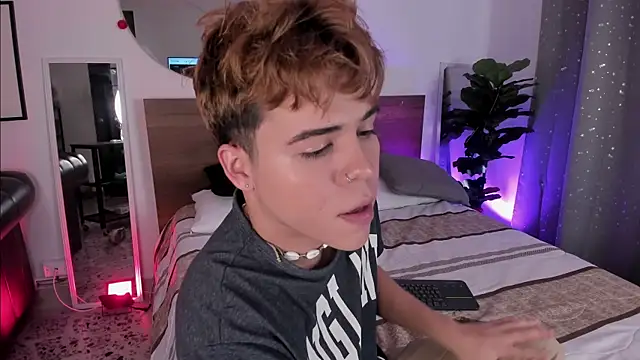 justinbiler online show from December 12, 3:54 am