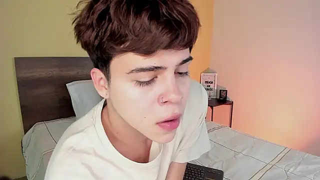 justinbiler online show from February 1, 12:37 pm