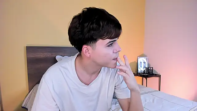 justinbiler online show from March 2, 12:25 pm