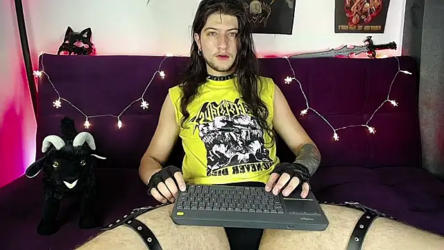 blckwolf 6 online show from December 10, 3:22 pm