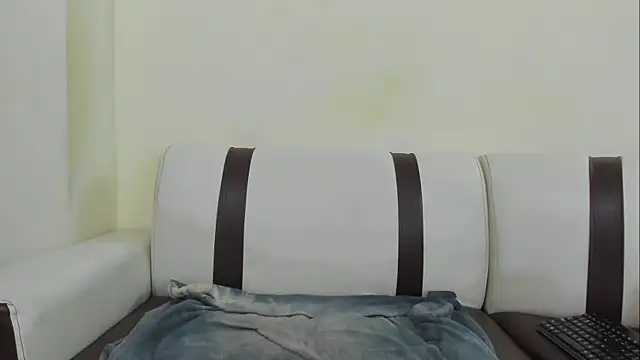 lunainsane58 online show from April 11, 3:35 am