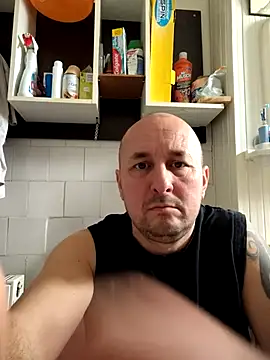 Snapshot of intx800 chatting on March 10, 1:32 pm intx800 online show from March 10, 1:32 pm