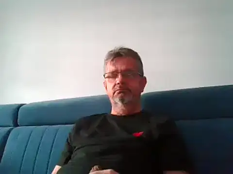 axecoman60 online show from February 10, 7:04 am