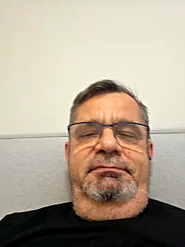 axecoman60 online show from December 4, 8:49 pm