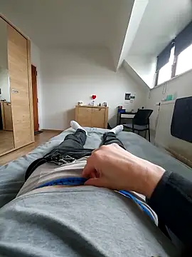 pascalino100 online show from February 16, 9:04 am