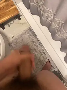 Snapshot of tavisbored chatting on December 5, 1:58 am tavisbored online show from December 5, 1:58 am