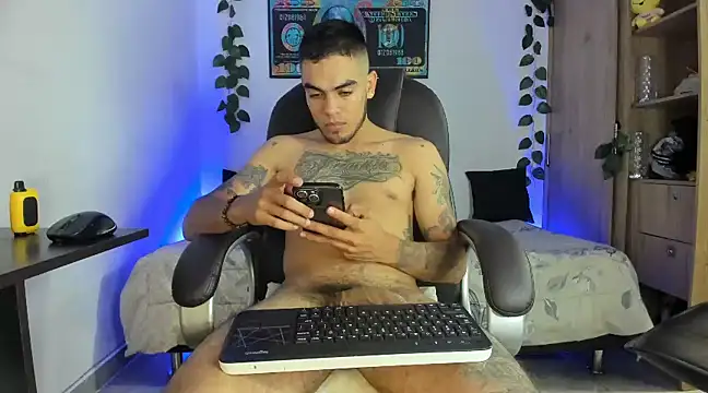 mikee scooth online show from February 21, 7:55 am