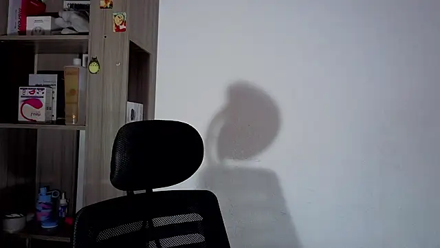 Snapshot of cameron_cum chatting on October 20, 9:19 pm cameron cum online show from October 20, 9:19 pm
