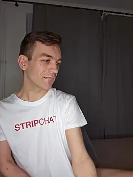 Snapshot of nickdtr chatting on December 2, 6:41 pm nickdtr online show from December 2, 6:41 pm