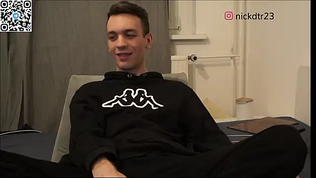Snapshot of nickdtr chatting on March 15, 9:05 pm nickdtr online show from March 15, 9:05 pm
