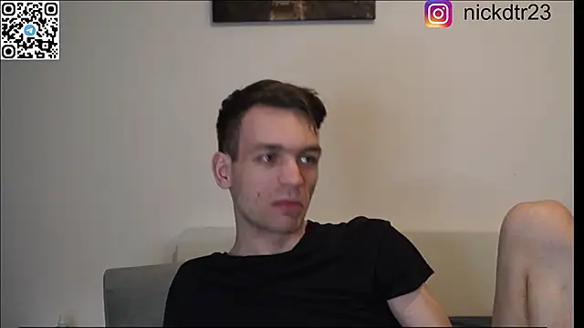Snapshot of nickdtr chatting on March 3, 12:01 am nickdtr online show from March 3, 12:01 am