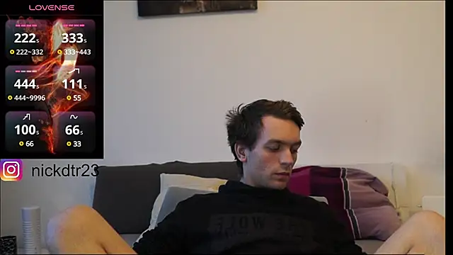Snapshot of nickdtr chatting on February 22, 4:26 pm nickdtr online show from February 22, 4:26 pm