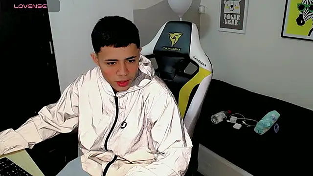 Snapshot of bby_santi chatting on September 20, 12:49 pm bby santi online show from September 20, 12:49 pm