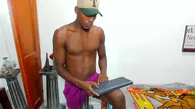 Snapshot of Darick_brown chatting on February 6, 12:37 pm Darick brown online show from February 6, 12:37 pm