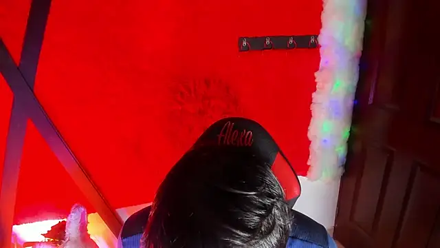 LilOwen  online show from February 16, 7:01 pm