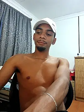 29YOURZ 28  online show from January 12, 6:45 pm