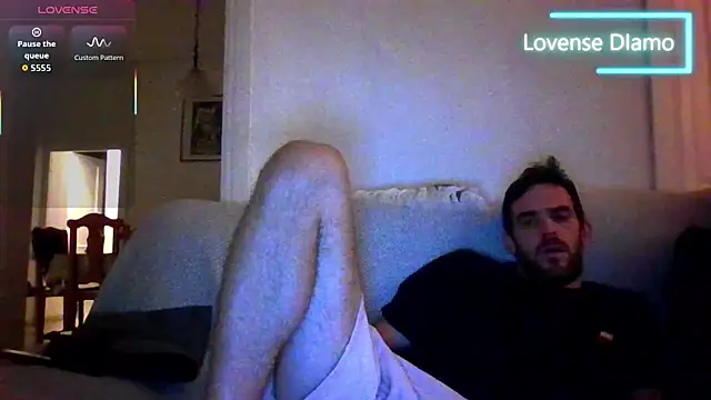 Snapshot of _NakedChef_ chatting on October 5, 1:31 am NakedChef online show from October 5, 1:31 am