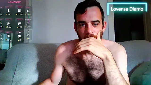 Snapshot of _NakedChef_ chatting on September 18, 7:10 am NakedChef online show from September 18, 7:10 am