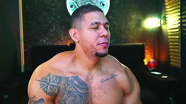 MassimoWalton2 online show from March 20, 1:48 pm