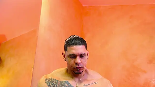 MassimoWalton2 online show from March 6, 1:52 pm