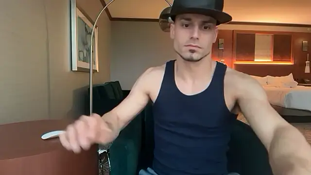 hot shot 13 online show from March 21, 10:47 pm