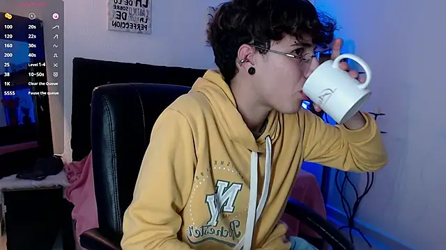 Jeam hot online show from December 4, 10:28 pm