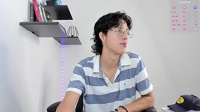 Snapshot of manu_vera chatting on January 5, 7:39 pm manu vera online show from January 5, 7:39 pm
