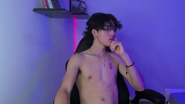 Snapshot of manu_vera chatting on March 2, 7:41 pm manu vera online show from March 2, 7:41 pm