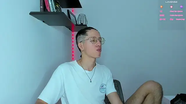 Snapshot of manu_vera chatting on January 10, 8:04 pm manu vera online show from January 10, 8:04 pm