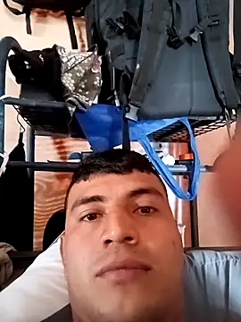 elver123345 online show from March 18, 8:01 pm