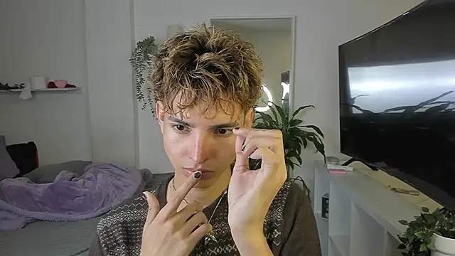 santy-kitty online show from October 30, 1:30 am