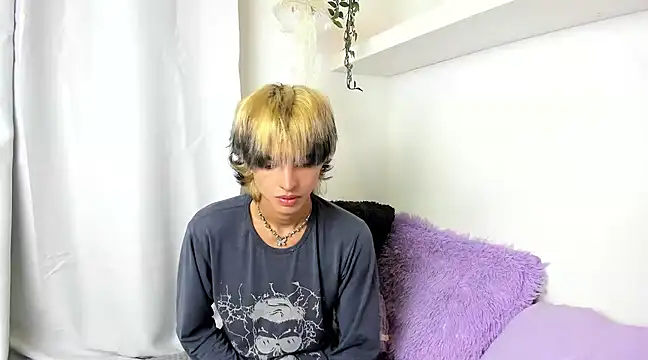 santy-kitty online show from December 4, 6:44 am