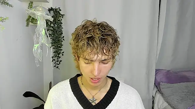 santy-kitty online show from October 7, 2:59 am