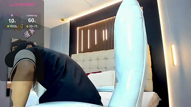 Lobo 17  online show from February 24, 3:40 am