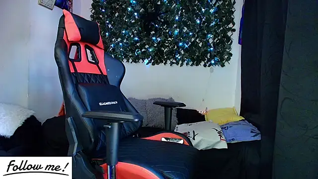 Snapshot of twink_sebas_ chatting on January 11, 2:25 pm twink sebas online show from January 11, 2:25 pm