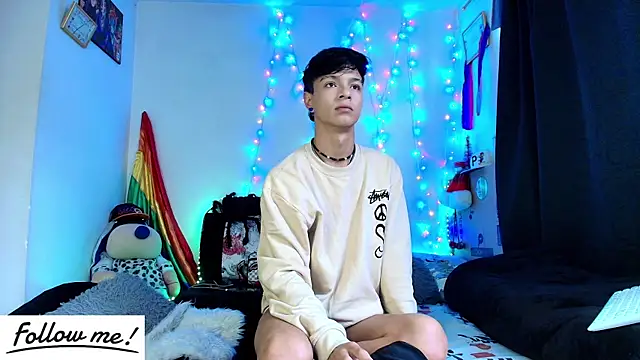 Snapshot of twink_sebas_ chatting on January 5, 2:41 pm twink sebas online show from January 5, 2:41 pm