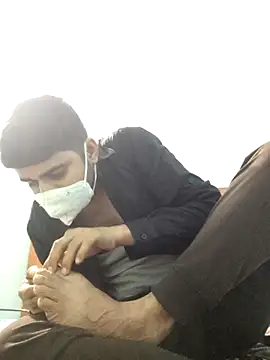 Ishan003 online show from April 15, 2:06 pm