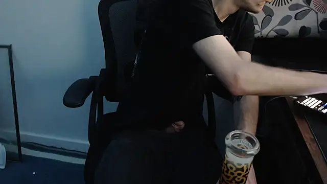 MrKingDick607 online show from April 18, 9:54 am