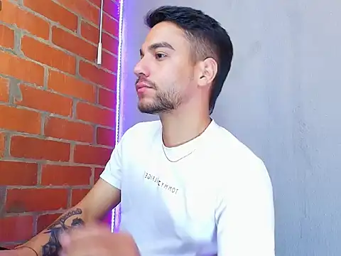 Snapshot of Leandro_valenzuela chatting on October 2, 6:01 pm Leandro valenzuela online show from October 2, 6:01 pm