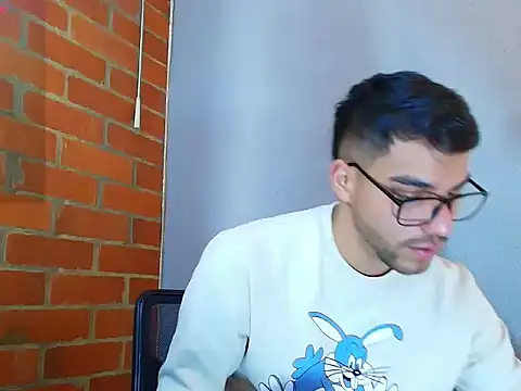 Snapshot of Leandro_valenzuela chatting on October 12, 9:20 pm Leandro valenzuela online show from October 12, 9:20 pm
