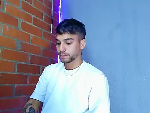Snapshot of Leandro_valenzuela chatting on September 28, 1:47 am Leandro valenzuela online show from September 28, 1:47 am