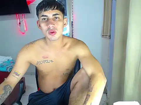 Snapshot of boy_latino_sex chatting on September 19, 12:49 pm boy latino sex online show from September 19, 12:49 pm