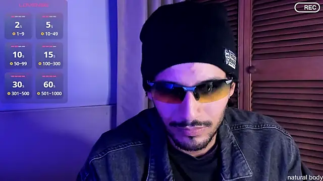 Snapshot of Nicholasrodrii chatting on October 25, 12:01 am Nicholasrodrii online show from October 25, 12:01 am