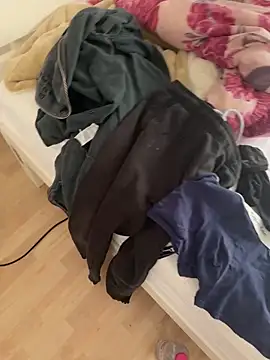 JuNIs  online show from March 12, 9:39 am