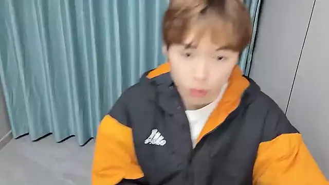 xiaottt1918 online show from March 31, 11:56 am